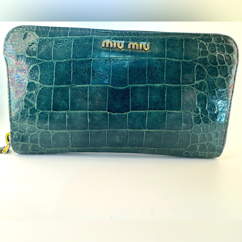 Miu Miu Continental Croc Embossed Zip Wallet Rare Verde Petrolio Authentic